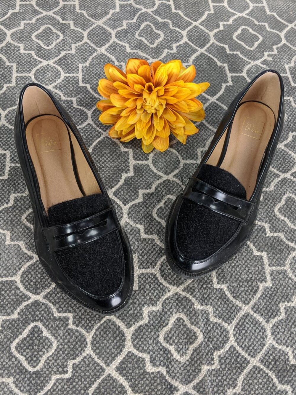 SOLE DIVA Black Flat Shoes Sz 7.5